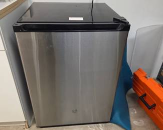 Mini fridge