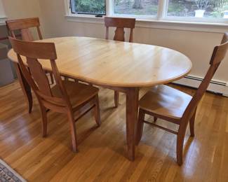 Nice maple dining set