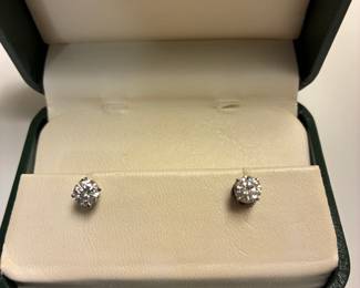 Beautiful pair of sizeable genuine diamond earrings set in 14 kt gold