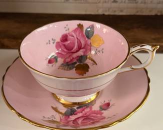 Tea cups & saucers