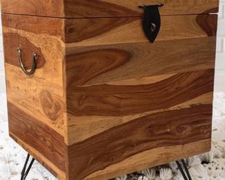 Sheesham wood lidded box
