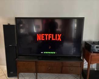 60 inch Sharp Aquos tv, in perfect condition. 