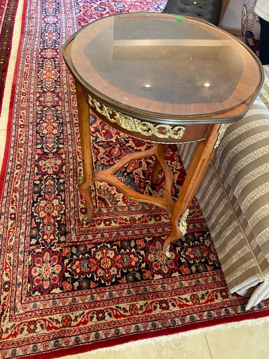 Gorgeous, vintage side table with gold filigree detailing