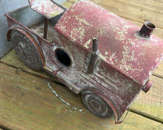Tim tractor birdhouse