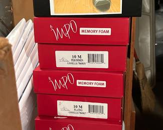 Women’s shoes size 10