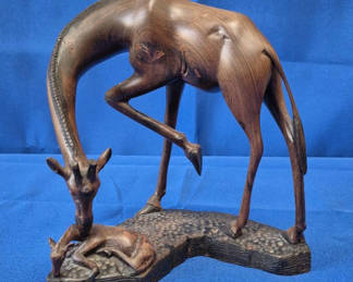 Lot 17: Wooden Mother & Baby Giraffe Sculpture