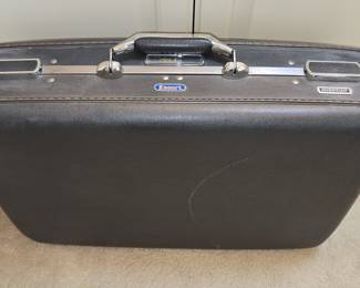 American Tourister Escort Vintage Suitcase