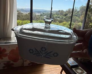 CorningWare Cornflower Blue P-2 1/2-B Casserole Dish with Lid
