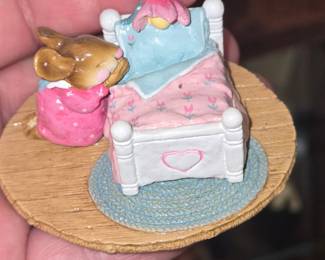 Wee Forest Folk "A New Friend" Figurine by Annette Petersen