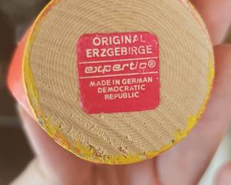 Erzgebirge "Expertic" Napkin Rings Set with Figures