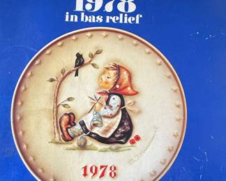 Goebel M. J. Hummel 1978 Annual Plate "in bas relief"