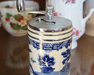 George S. Thompson Olde Monterey Collection Blue Willow Pepper Mill