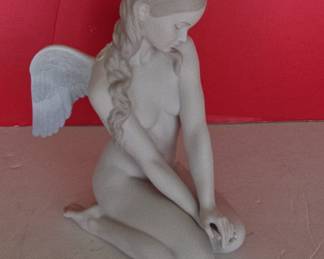 Lladro Porcelain Figurine - "Beautiful Angel" #8235