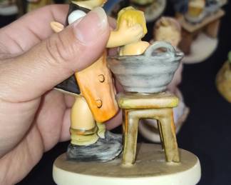 Hummel "Doll Bath" Figurine #319