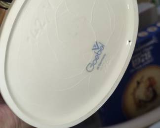 Goebel Hummel "Apple Tree Boy" Figurine #142/I