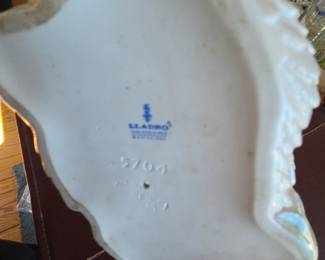 Lladro Porcelain Figurine "Girl with Swan" 5704