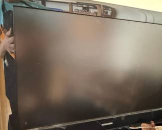 Toshiba 32" LCD HDTV
