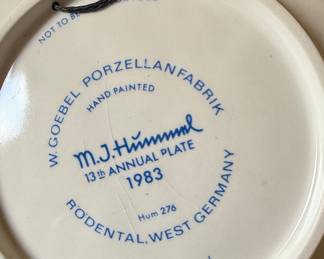 Goebel M.J. Hummel "The Letter Carrier" 13th Annual Plate 1983