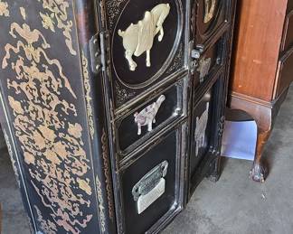Chinese Export Lacquer Cabinet with Zodiac Motifs and Inlaid Mother of Pearl