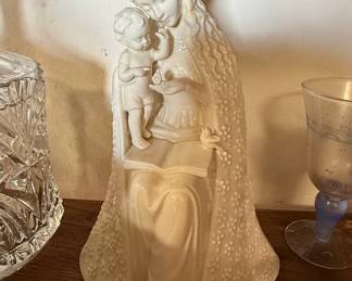 Hummel Goebel "Flower Madonna" Figurine (HUM 10/1)