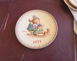 Goebel Hummel "Ride Into Christmas" 1975 Annual Plate