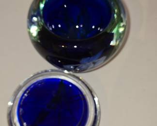 Daniel Salazar Lundberg Studios Art Glass Paperweight and Box Set - White Crane and Iris