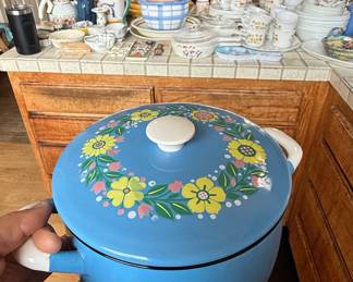 The Pioneer Woman Vintage Floral Enamel Stock Pot