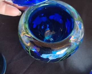 Signed Daniel Salazar Lumberg studios art Glass Paperweight with Swan and Floral Motif