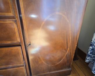 Henredon Mahogany Inlaid Regency Breakfront China Cabinet