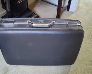 American Tourister Escort Suitcase