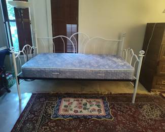 White Metal Daybed with Mattress