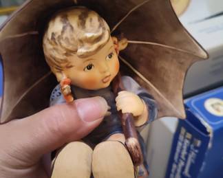 Hummel "Umbrella Girl" Figurine 152/B