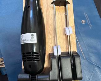 KitchenHQ Electric Knife with Wooden Block