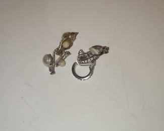 Vintage Pearl and Rhinestone Clip-On Earrings