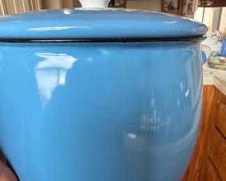 The Pioneer Woman Vintage Floral Enamel Stock Pot