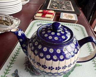 Boleslawiec Ceramic Teapot - Peacock Eye Pattern