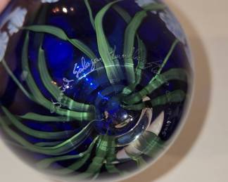 Daniel Salazar Lundberg Studios Art Glass Paperweight and Box Set - White Crane and Iris