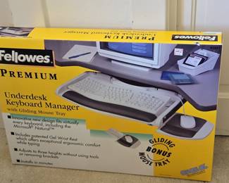 Fellowes Premium Underdesk Keyboard Manager with Gliding Mouse Tray