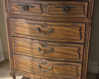 Vintage Dixie French Provincial Style "DuBarry" Dresser