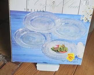 Trellis Crystal Clear 12-inch Charger Plates