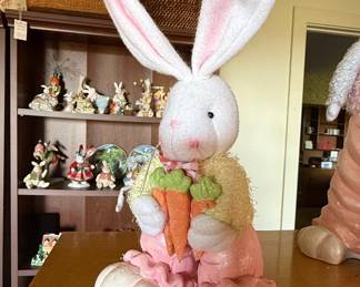 Glitzhome Easter Bunny Boy with Carrots Table Decor