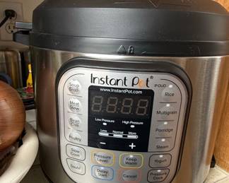 Instant Pot IP-DUO Electric Pressure Cooker