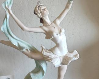 Giuseppe Armani "Wind Song" Ballerina Figurine