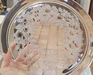 Etched Glass Serving Platter with Christmas Wreath Design