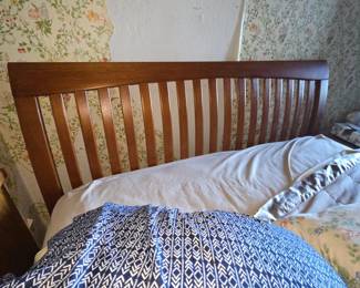 Ethan Allen American Impressions Cherry Wood Queen Bed Frame