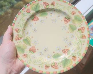 Coventry Fine Porcelain "Spring Field" Strawberry Pattern Plate