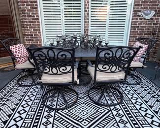Outdoor Table & Chairs
