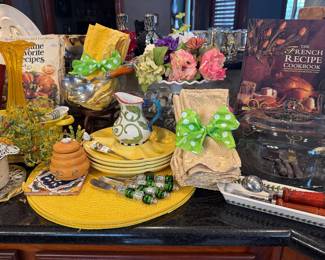 We have everything you need to host a beautiful Summer dinner party! 
