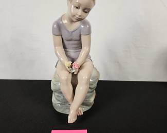 Item #222 Nao by Lladro (NECK REPAIR) $20