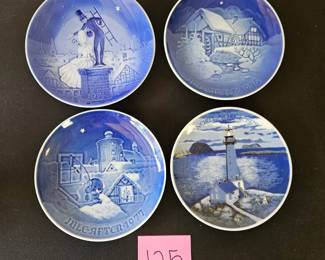 Item #125 Decorative Blue & White Plates $14